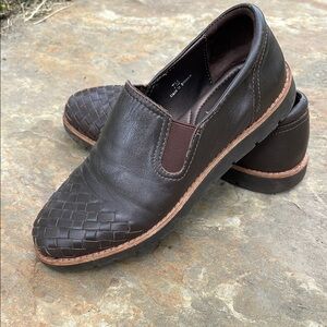 Vaneli Brown Leather Loafers with Quilted Toe